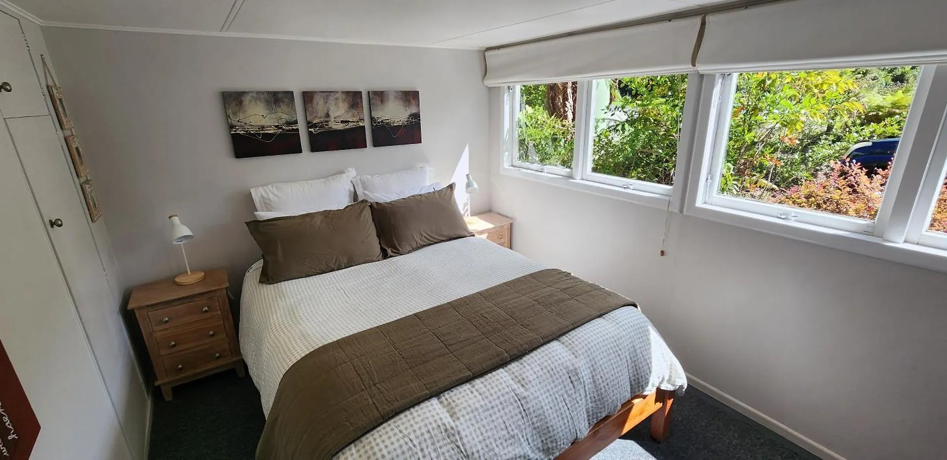 Perfect Lakeside Summer House Rotorua